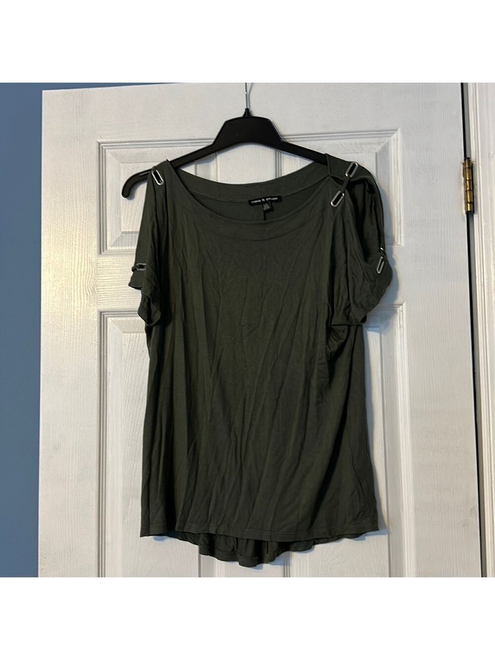 CABLE & Gauge womens top; size large